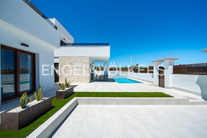 Foto 12fe8f53-4fa7-4333-a9b3-439eb730c2b7. Casa amb calefacció aparcament piscina a Desamparados - Hurchillo - Torremendo Orihuela