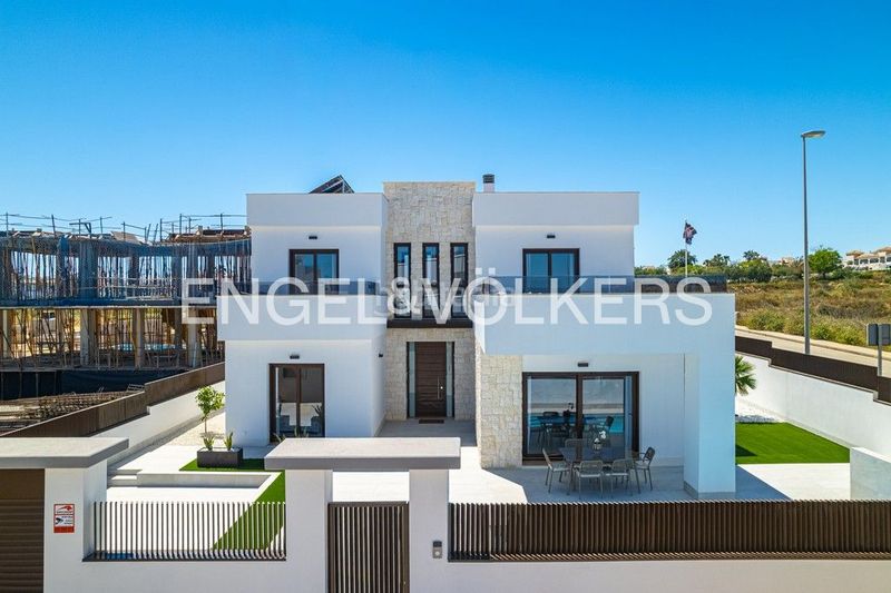 Foto 1377d881-a35a-426f-96f6-c752140b1b5b. Casa amb calefacció aparcament piscina a Desamparados - Hurchillo - Torremendo Orihuela