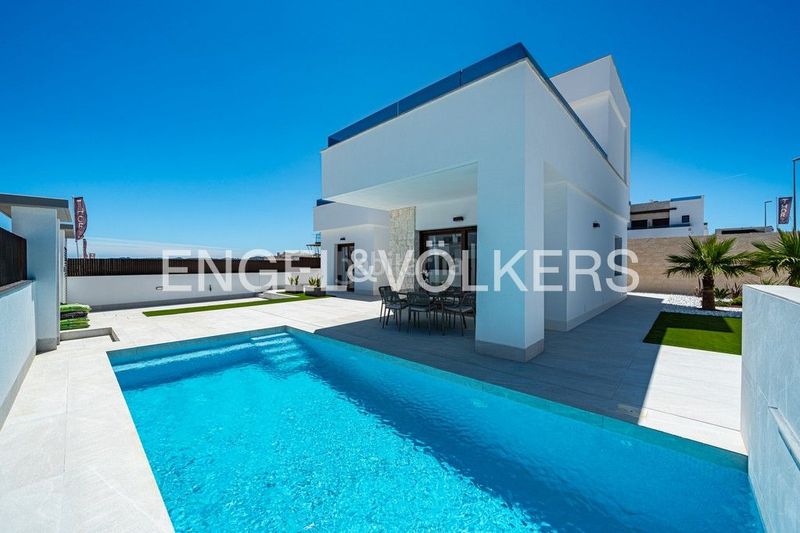 Foto 2415fde4-73ca-49a1-8ea8-d657b2d4a57b. Casa amb calefacció aparcament piscina a Desamparados - Hurchillo - Torremendo Orihuela