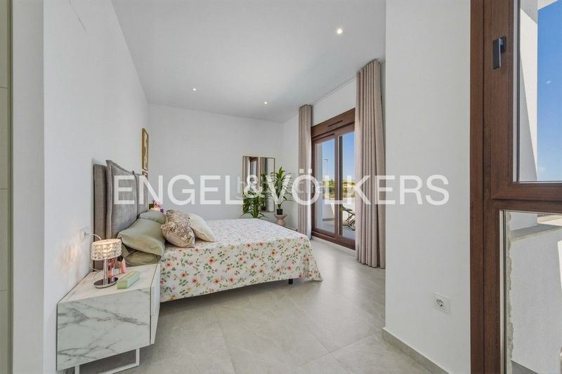 Foto 2f821a0d-9ef4-4844-985e-880c42969021. Casa amb calefacció aparcament piscina a Desamparados - Hurchillo - Torremendo Orihuela