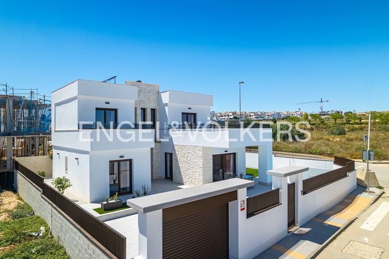 Foto 382cde32-5355-46a1-8194-deec4cf7f603. Casa amb calefacció aparcament piscina a Desamparados - Hurchillo - Torremendo Orihuela