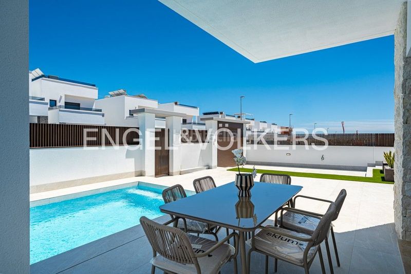 Foto 5df1f2af-389d-4838-a3b7-ec9a986dcbf1. Casa amb calefacció aparcament piscina a Desamparados - Hurchillo - Torremendo Orihuela