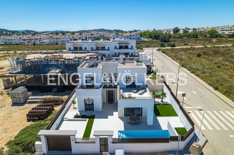 Foto a12dcdd7-25b6-4127-83ec-468e225d490a. Casa amb calefacció aparcament piscina a Desamparados - Hurchillo - Torremendo Orihuela