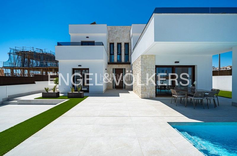 Foto b82a0680-3691-44b6-a5f5-83094568a4ca. Casa amb calefacció aparcament piscina a Desamparados - Hurchillo - Torremendo Orihuela