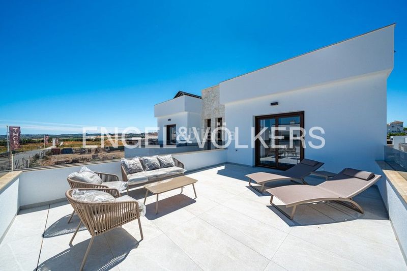 Foto ba043b45-5208-4a1f-958d-0575f13dcd78. Casa amb calefacció aparcament piscina a Desamparados - Hurchillo - Torremendo Orihuela