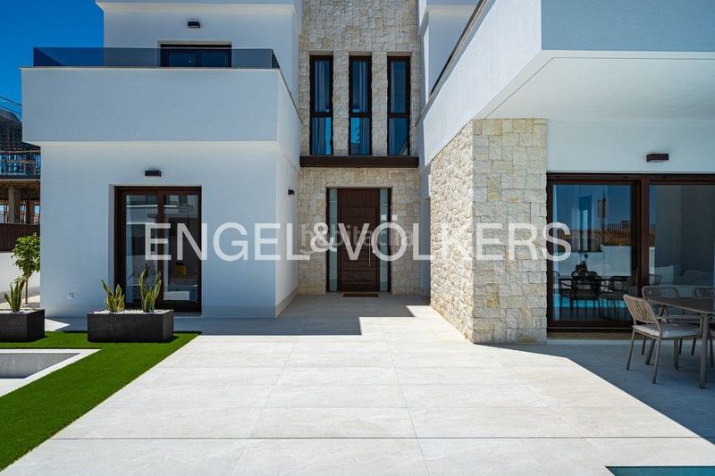 Foto d2b87423-e956-43cf-8c82-56e1828801c8. Casa amb calefacció aparcament piscina a Desamparados - Hurchillo - Torremendo Orihuela