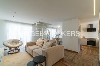 tic en Gaspar Perell. tico en la mata, con terraza privada y vistas al mar.