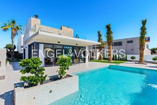 Casa in Campoamor. Casa de lujo con piscina y terraza panorámica  al mar en campoam