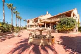 Casa en Lomas de Cabo Roig - Los Dolses. Mansión mediterránea con vistas al mar en lomas de cabo roig