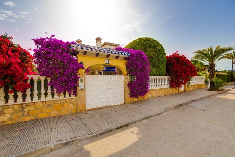 Foto 4f3cecee-542e-41e9-8882-3ca8a86f4767. Casa chalet de estilo mediterráneo en Cabo Roig a 300 m de la caleta en Orihuela