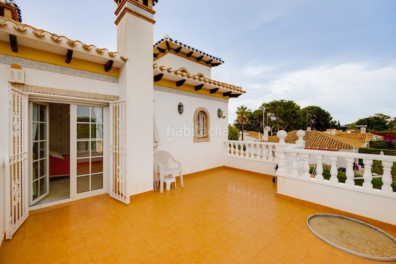 Foto 5fd154f5-9d01-4cde-a719-0e519911a2ad. Casa chalet de estilo mediterráneo en Cabo Roig a 300 m de la caleta en Orihuela