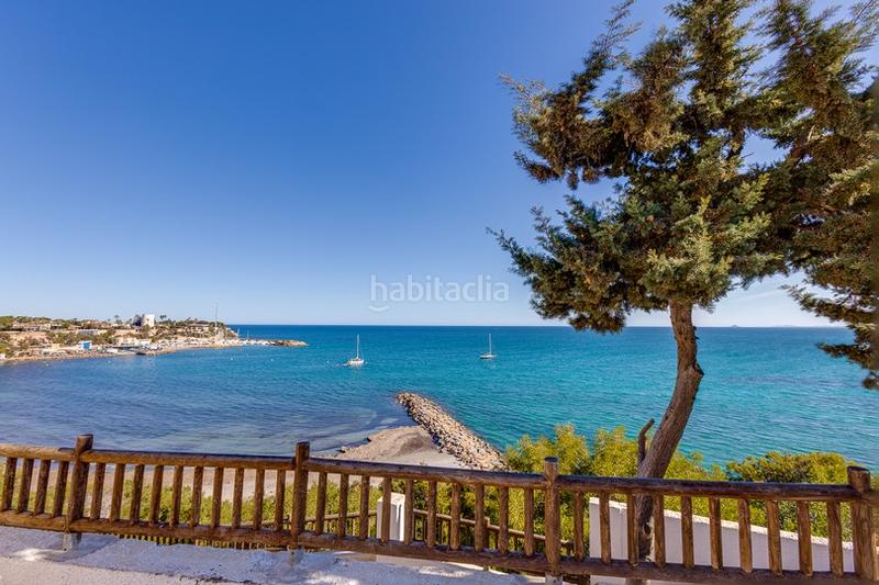 Foto 79215f9f-2b1a-4291-bcce-348821c52c40. Casa chalet de estilo mediterráneo en Cabo Roig a 300 m de la caleta en Orihuela