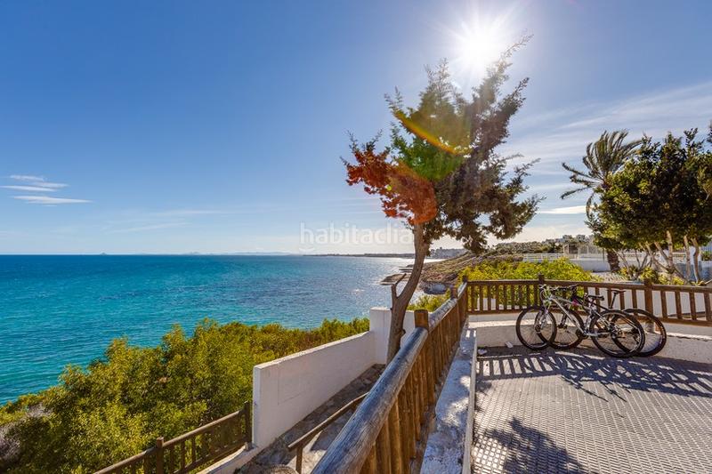 Foto 8e5c0e94-6378-44b3-a687-135bf155b4c1. Casa chalet de estilo mediterráneo en Cabo Roig a 300 m de la caleta en Orihuela