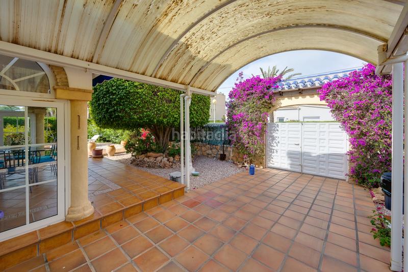 Foto c13d8549-792a-41ae-b0b4-a4f5d34802fd. Casa chalet de estilo mediterráneo en Cabo Roig a 300 m de la caleta en Orihuela