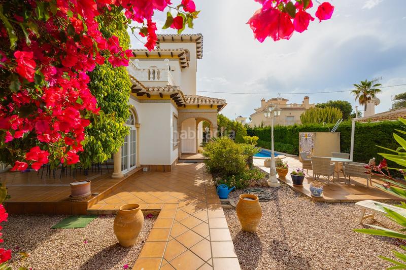 Foto d7367337-22e5-4a7e-ac1c-5b0d4f5e0138. Casa chalet de estilo mediterráneo en Cabo Roig a 300 m de la caleta en Orihuela