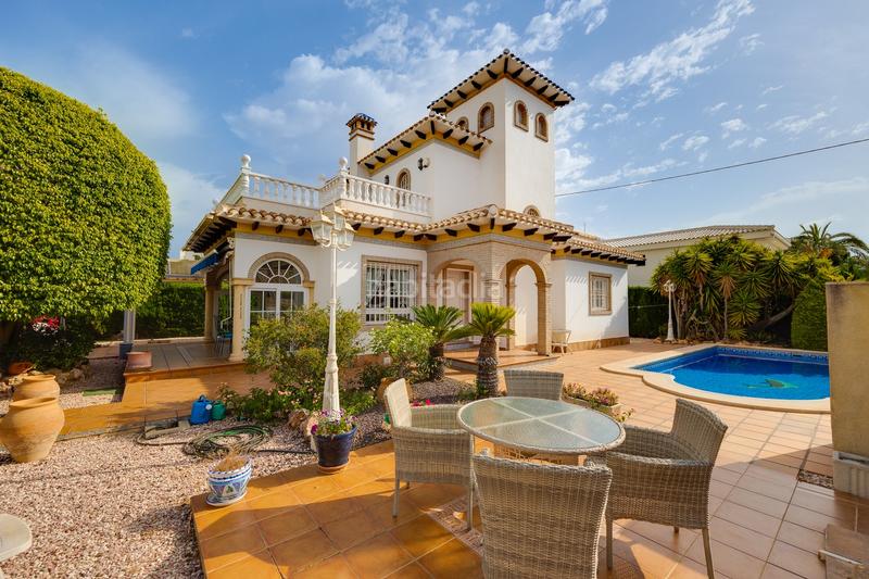 Foto d79280d1-70d6-4eee-9626-868208858190. Casa chalet de estilo mediterráneo en Cabo Roig a 300 m de la caleta en Orihuela