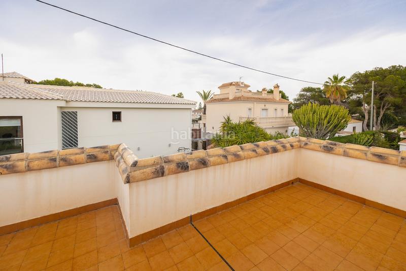 Foto e23e3e50-0aa8-4893-a1aa-cf25550336c0. Casa chalet de estilo mediterráneo en Cabo Roig a 300 m de la caleta en Orihuela
