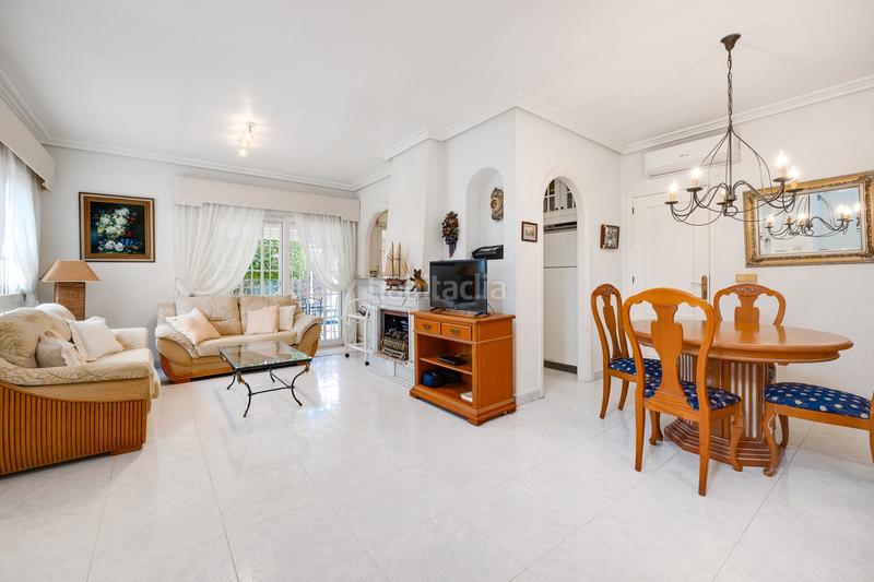 Foto f0008d1d-1a13-4949-adbd-e2e64ae665a0. Casa chalet de estilo mediterráneo en Cabo Roig a 300 m de la caleta en Orihuela