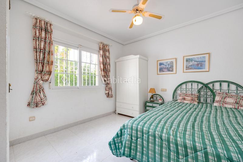 Foto f851bd9b-d60a-43eb-a671-a5031567d387. Casa chalet de estilo mediterráneo en Cabo Roig a 300 m de la caleta en Orihuela