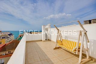 Dachwohnung in Las Piscinas Naturales. Ático con vistas al mar, solárium y garaje en las piscinas natur