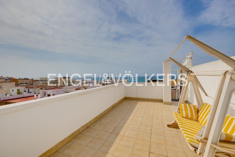 Foto cf3d6916-1a4f-449f-9b55-fb4921959414. Àtic amb calefacció aparcament a Las Piscinas Naturales Torrevieja