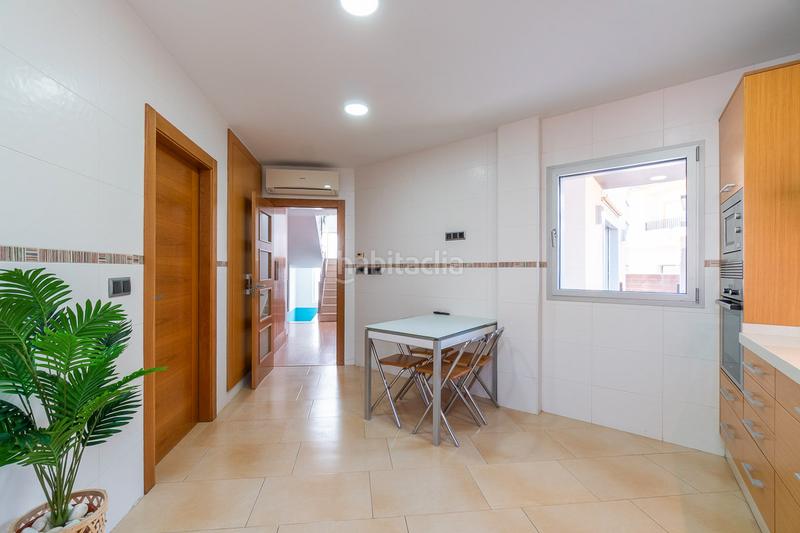 Foto c424fa9a-29b4-4e92-b28d-3128e5f90b50. Alquiler masía moderna villa cerca de campos de roda golf en Torre - Pacheco