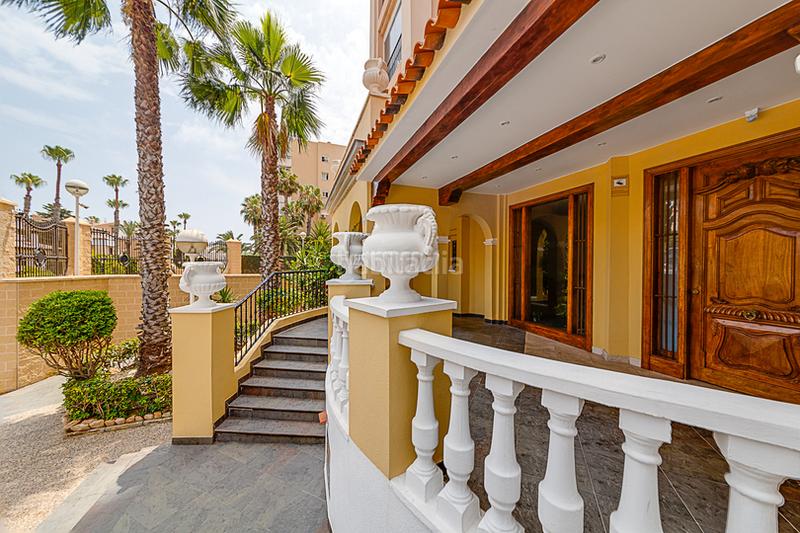 Foto 0db5ad58-8b05-4c66-b320-5ff1703c5876. Apartamento exclusivo apartamento con vistas al mar y piscina comunitaria en la prestigiosa avenida roentgen en Torrevieja