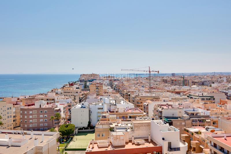 Foto 1c7b873a-0094-4c70-8b6a-c999b70c1abe. Apartamento exclusivo apartamento con vistas al mar y piscina comunitaria en la prestigiosa avenida roentgen en Torrevieja