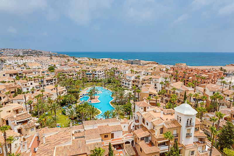Foto 27df6caa-9764-430c-993e-4240e1c7174a. Apartamento exclusivo apartamento con vistas al mar y piscina comunitaria en la prestigiosa avenida roentgen en Torrevieja