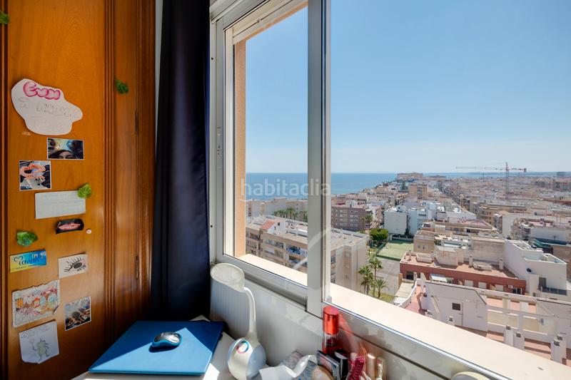 Foto 69574249-708d-4fb0-8d74-f31d618d1c9b. Apartamento exclusivo apartamento con vistas al mar y piscina comunitaria en la prestigiosa avenida roentgen en Torrevieja
