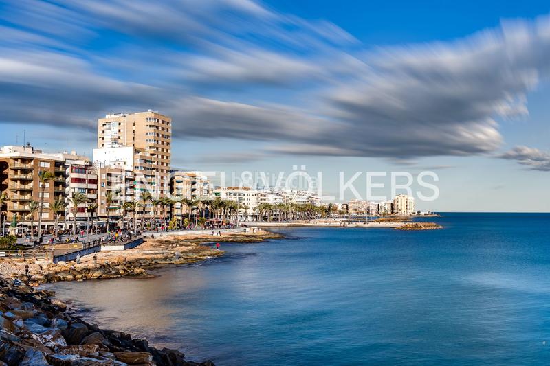 Foto 7c957124-37a1-4979-83a5-36e5d024c21b. Apartment with heating in Centro - Muelle Pesquero Torrevieja