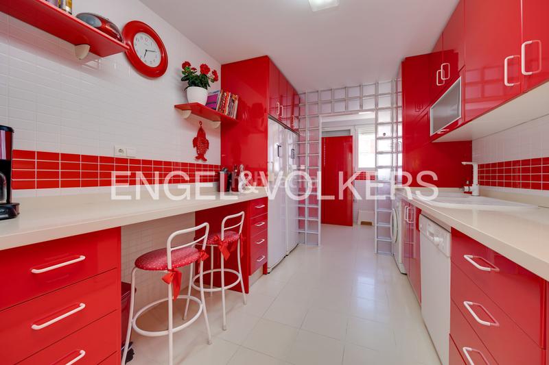 Foto 46bdfdba-0f63-4e22-9a4c-fe2d5fc8bb8d. Apartament amb calefacció aparcament piscina a El Acequión Torrevieja