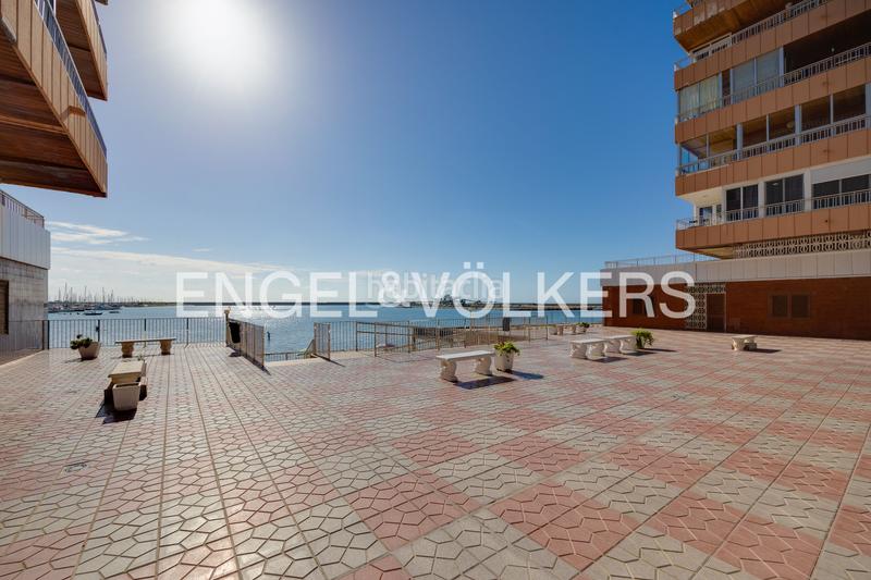 Foto cd939824-fd71-4f8d-b831-e8ab3928c3db. Apartament amb calefacció aparcament piscina a El Acequión Torrevieja