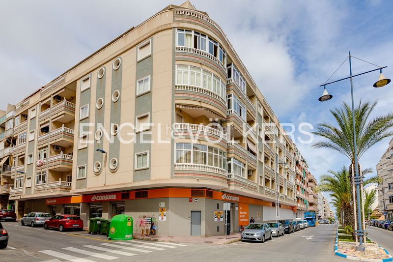 Foto bb87c5cf-8c5e-45c3-bd98-768d3eaad8da. Pis amb calefacció a Avenida Habaneras - Curva de Palangre Torrevieja