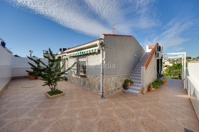 Foto 0523bec2-522e-431a-907d-6c923eddcc8d. Casa adossada amb calefacció aparcament piscina a Torrevieja