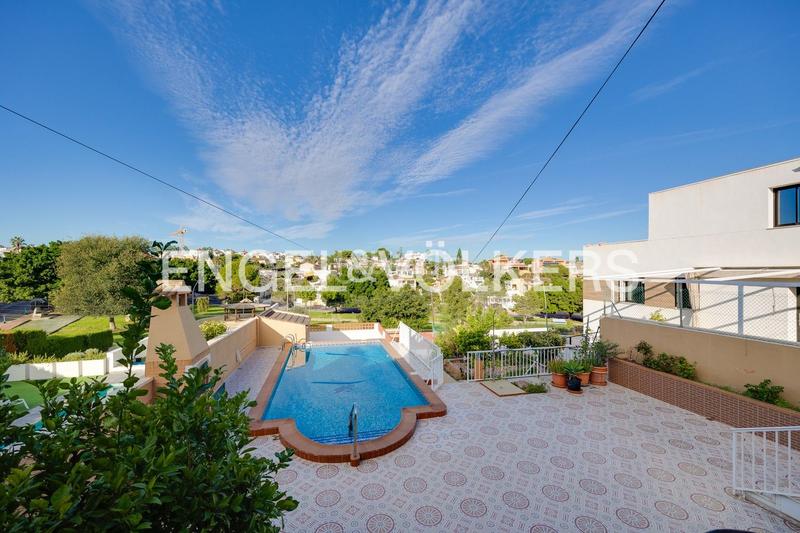 Foto 0a242cde-d3d7-4f24-88e4-6eb733c04cd8. Maison jumelée avec chauffage parking piscine dans Los Balcones-Los Altos Torrevieja