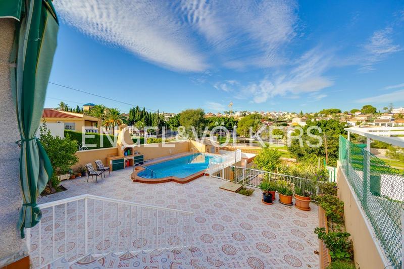 Foto 174d1758-dfe5-48b2-b070-4fde9e671c30. Maison jumelée avec chauffage parking piscine dans Los Balcones-Los Altos Torrevieja
