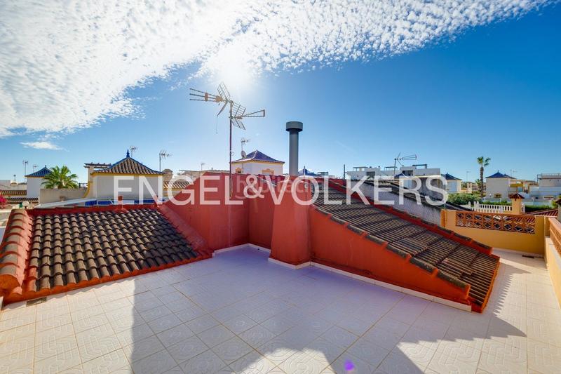 Foto 1de9da9d-e746-4d1e-b5d7-c66045ec2901. Maison jumelée avec chauffage parking piscine dans Los Balcones-Los Altos Torrevieja