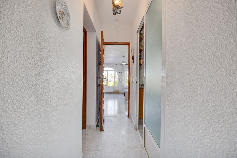 Foto 3d0b0e32-4856-4a67-80eb-672ec11add6c. Casa adossada amb calefacció aparcament piscina a Torrevieja