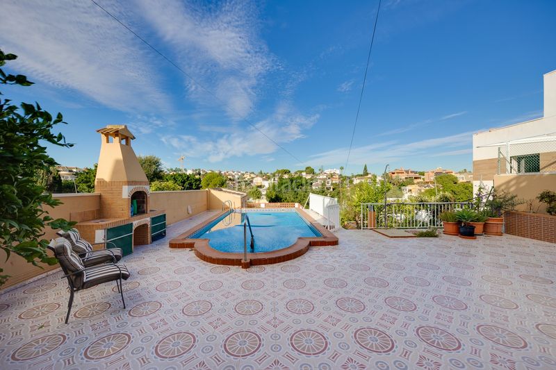 Foto b2a1e93d-0ddf-460f-add4-319e1fd7aedd. Casa adossada amb calefacció aparcament piscina a Torrevieja