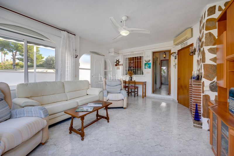 Foto c347dae8-d1ab-466e-8269-3195a6487504. Casa adossada amb calefacció aparcament piscina a Torrevieja