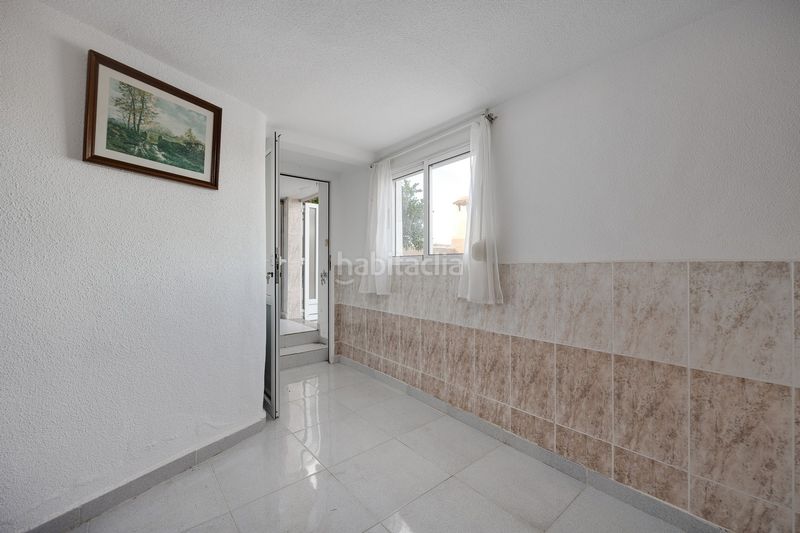Foto c48c9626-ec6e-42f2-b233-1783433da024. Casa adossada amb calefacció aparcament piscina a Torrevieja