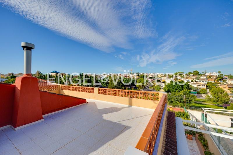 Foto cf180ea6-027b-4201-9ed8-1bb519e6de9a. Maison jumelée avec chauffage parking piscine dans Los Balcones-Los Altos Torrevieja