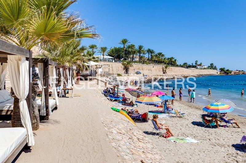 Foto f33dbbd4-5e13-4b38-b83a-6e9fb076574a. Maison jumelée avec chauffage parking piscine dans Los Balcones-Los Altos Torrevieja