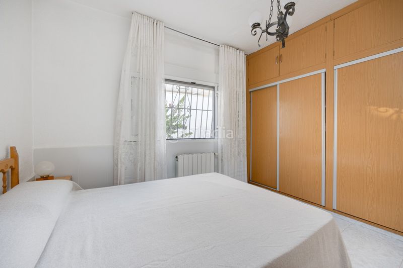 Foto fd5998d3-1689-4b9e-a253-e7b7551f3518. Casa adossada amb calefacció aparcament piscina a Torrevieja