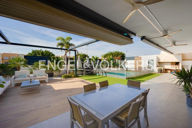 Foto 0a41cf33-d0d9-4a93-bfe0-fca0f97ff26e. Casa con riscaldamento parcheggio piscina in San Pedro del Pinatar San Pedro del Pinatar