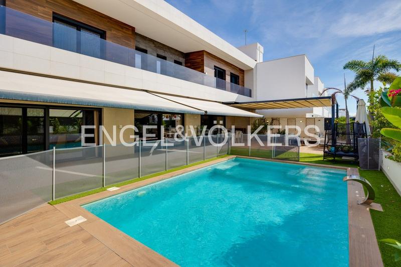 Foto accfae9e-d3ae-4689-a1c5-93653428eda2. Casa con riscaldamento parcheggio piscina in San Pedro del Pinatar San Pedro del Pinatar