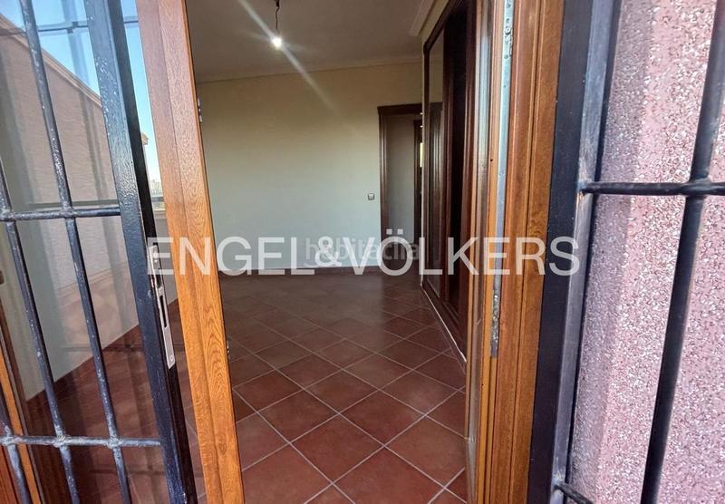 Foto 0531df0a-8a3f-4c80-8e25-8961a0723001. Casa adosada exclusivo dúplex pareado con piscina comunitaria en los balcones, en Torrevieja