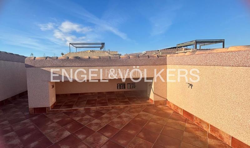 Foto 0a534a4e-0015-49ac-8e41-18a3278a41a6. Casa adosada exclusivo dúplex pareado con piscina comunitaria en los balcones, en Torrevieja