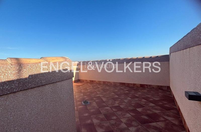 Foto 3c7d8e9b-ac85-4419-a38d-7ad0e1cd1a97. Casa adosada exclusivo dúplex pareado con piscina comunitaria en los balcones, en Torrevieja